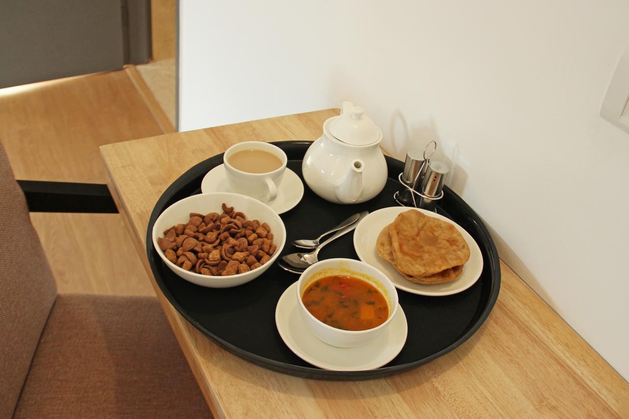 Oyo 12196 Hotel Mayur Park Residency Ahmadabad Zewnętrze zdjęcie