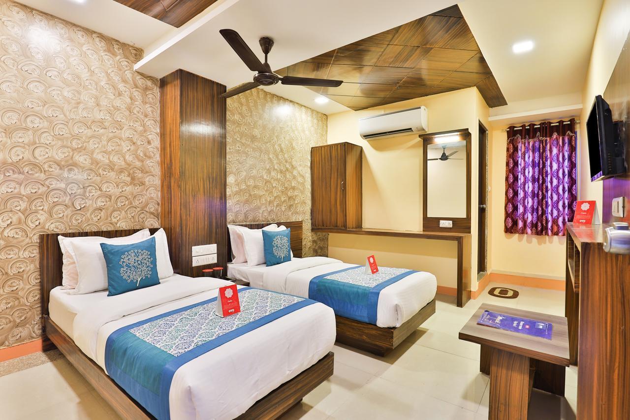 Oyo 12196 Hotel Mayur Park Residency Ahmadabad Zewnętrze zdjęcie