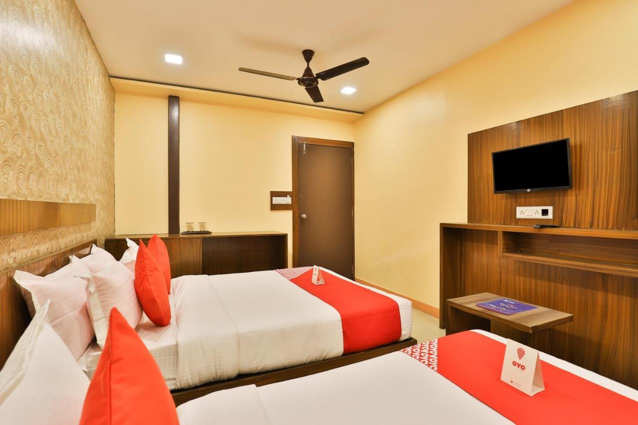 Oyo 12196 Hotel Mayur Park Residency Ahmadabad Zewnętrze zdjęcie