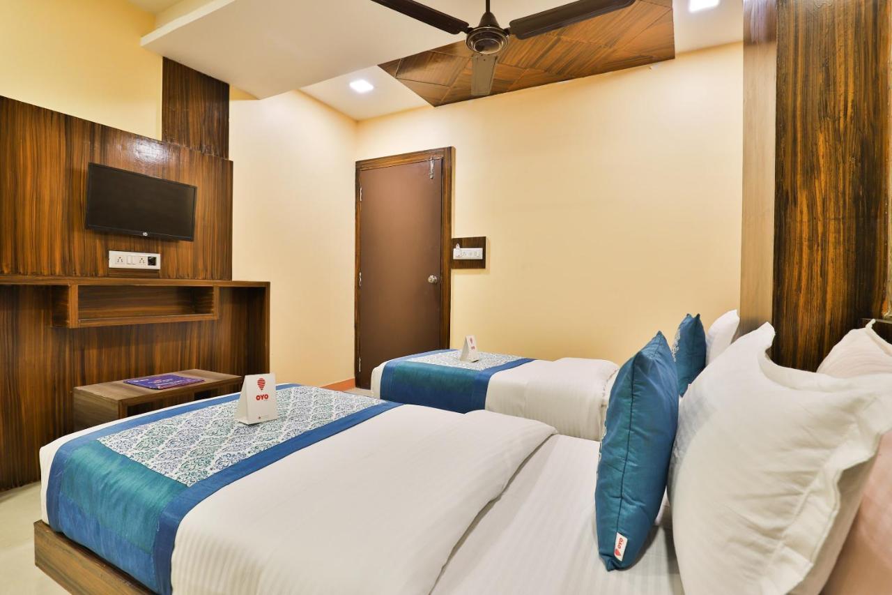 Oyo 12196 Hotel Mayur Park Residency Ahmadabad Zewnętrze zdjęcie