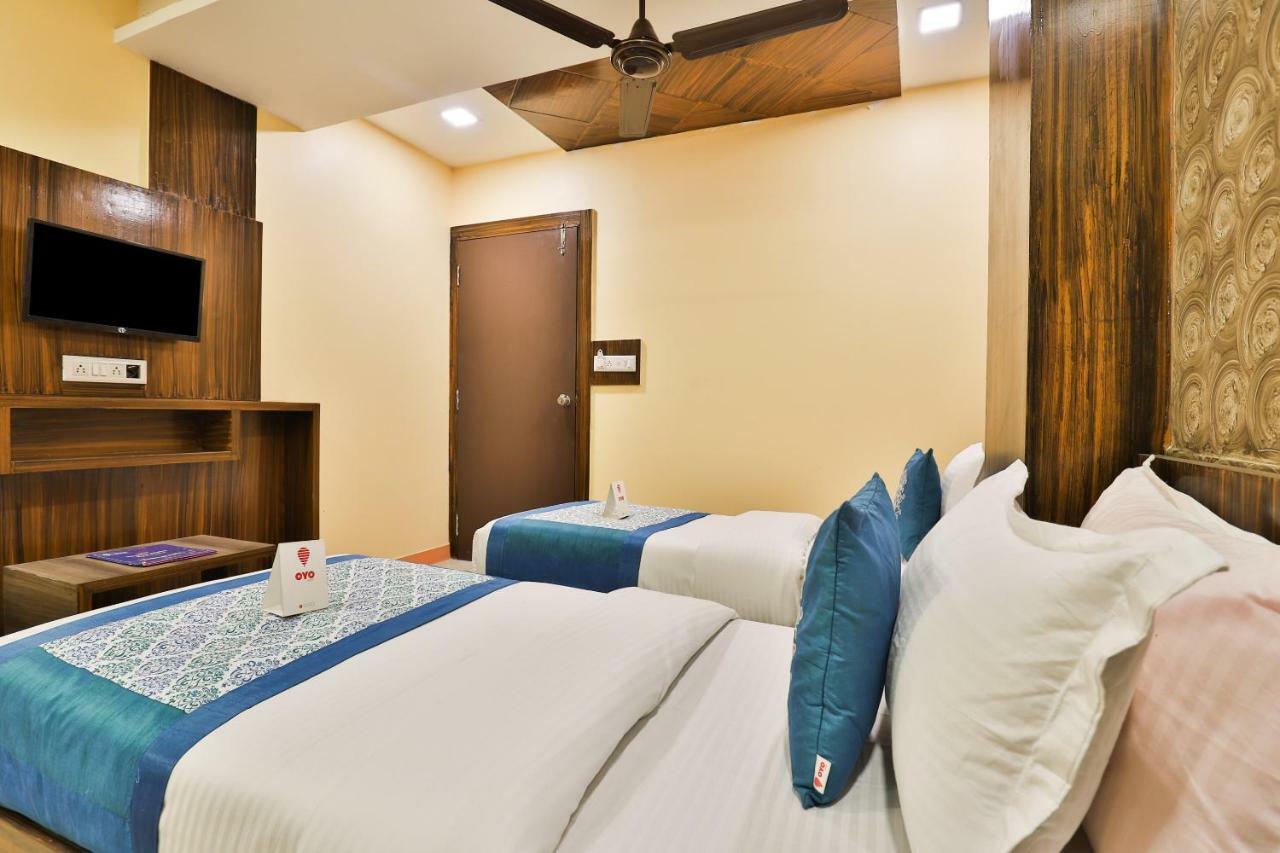 Oyo 12196 Hotel Mayur Park Residency Ahmadabad Zewnętrze zdjęcie